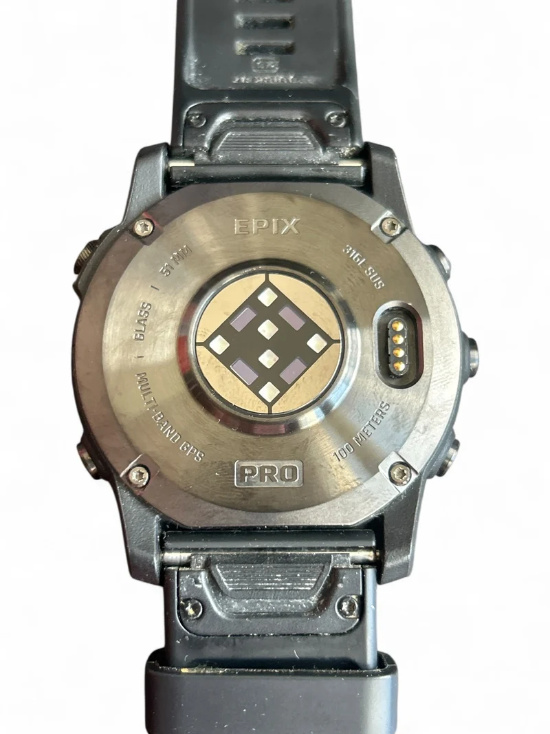 Garmin epix Pro Gen 2 51 mm mit AMOLED-Display, Edelstahlgehäuse und GPS.