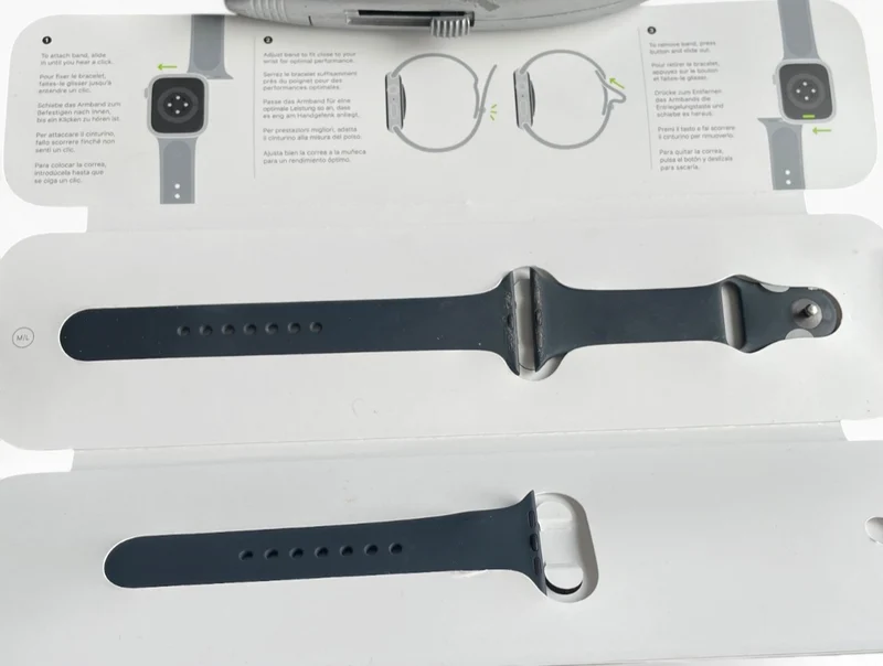 Apple Watch Series 7 GPS 45 mm Aluminium Midnight Smartwatch (Midnight)