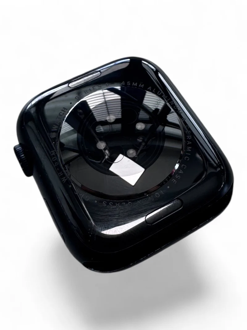 Apple Watch Series 8 GPS 45mm mit Aluminiumgehäuse & Retina Display in Midnight.
