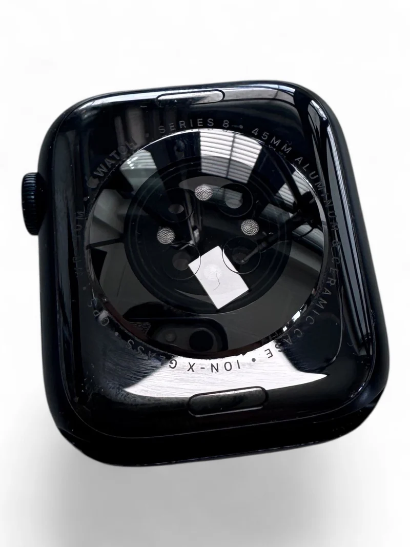 Apple Watch Series 8 GPS 45mm mit Aluminiumgehäuse & Retina Display in Midnight.