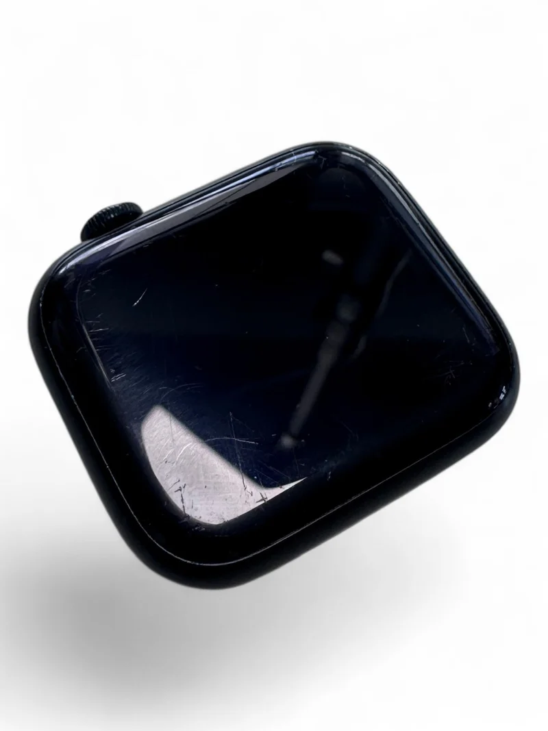 Apple Watch Series 8 GPS 45mm mit Aluminiumgehäuse & Retina Display in Midnight.