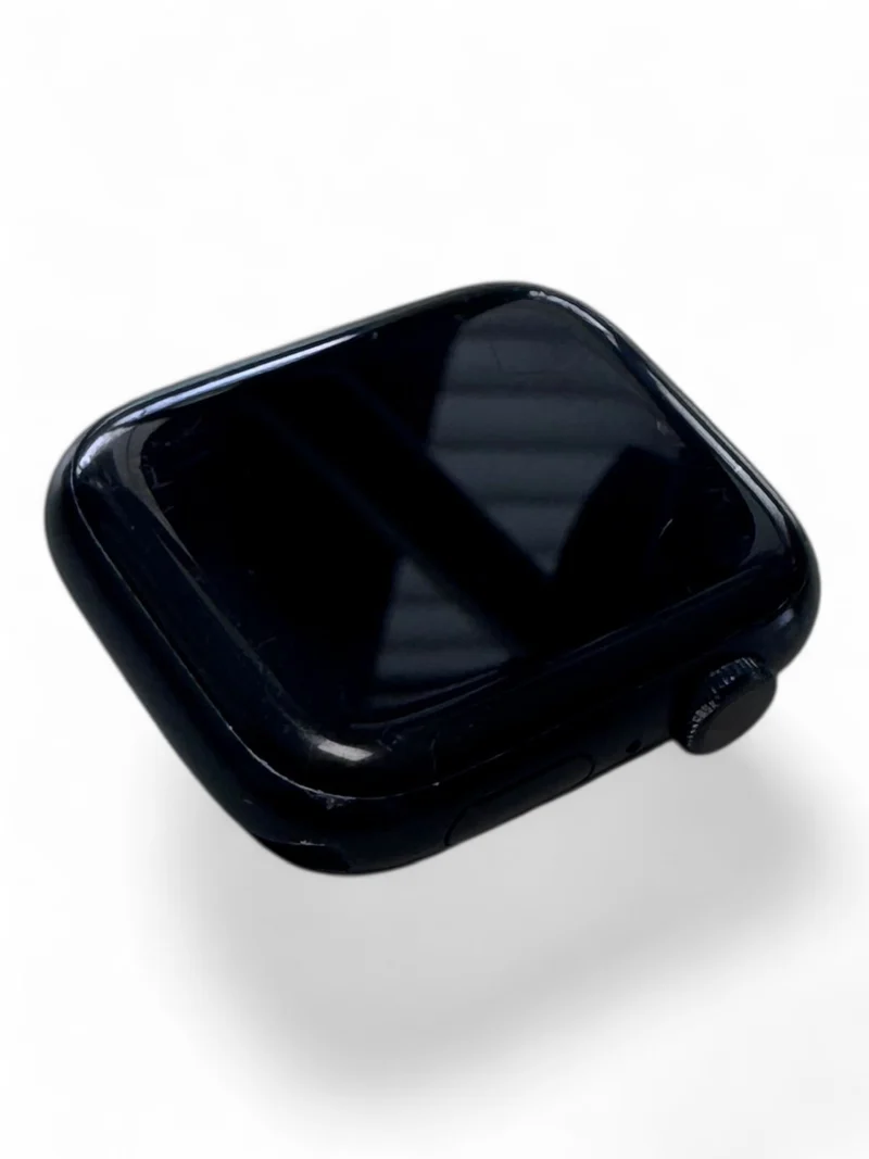 Apple Watch Series 8 GPS 45mm mit Aluminiumgehäuse & Retina Display in Midnight.