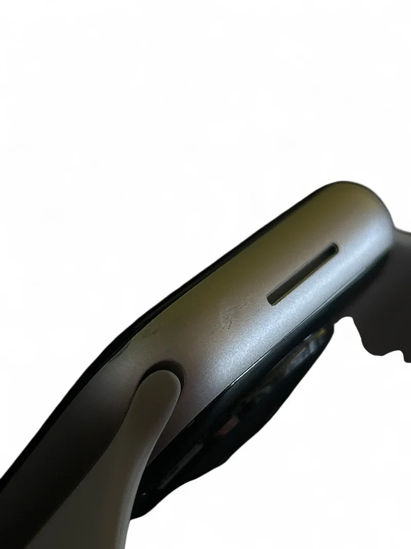 Apple Watch Series 8 GPS + Cellular 45 mm mit Aluminiumgehäuse und LTE.