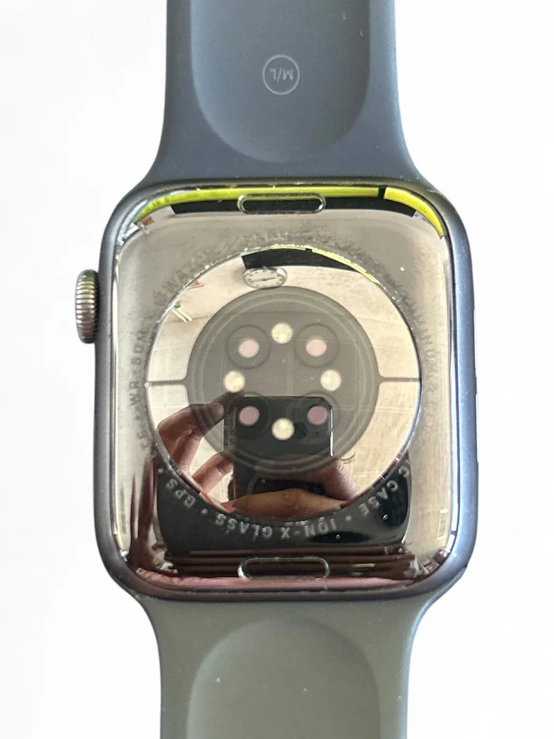 Apple Watch Series 6 GPS + Cellular 44 mm mit Aluminiumgehäuse und LTE