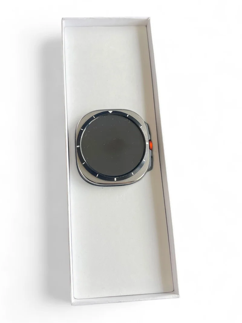 Samsung Galaxy Watch Ultra LTE 47 mm mit Titangehäuse, AMOLED-Display und GPS.