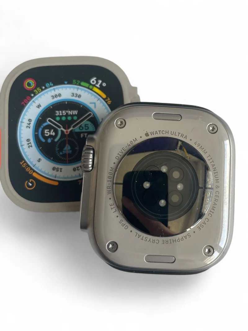 Apple Watch Ultra GPS + Cellular 49 mm mit Titangehäuse und gelbem Ocean Armband