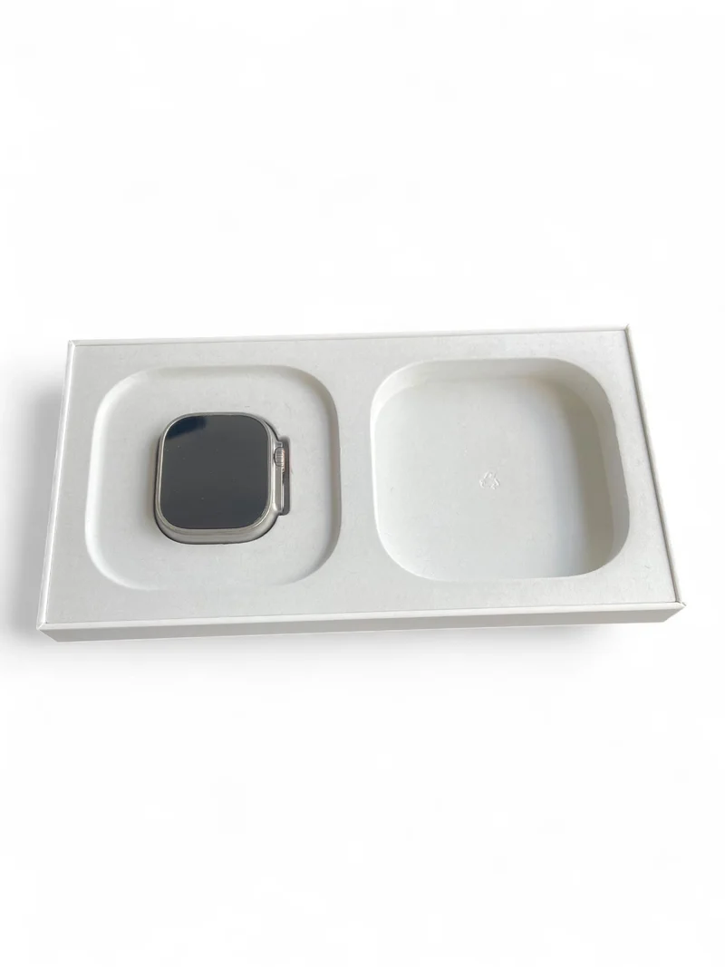 Apple Watch Ultra GPS + Cellular 49 mm mit Titangehäuse, LTE und Retina Display.