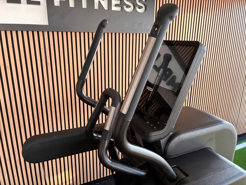 Technogym® Artis Vario Ellipsentrainer Unity 4.0 (Latest Model)