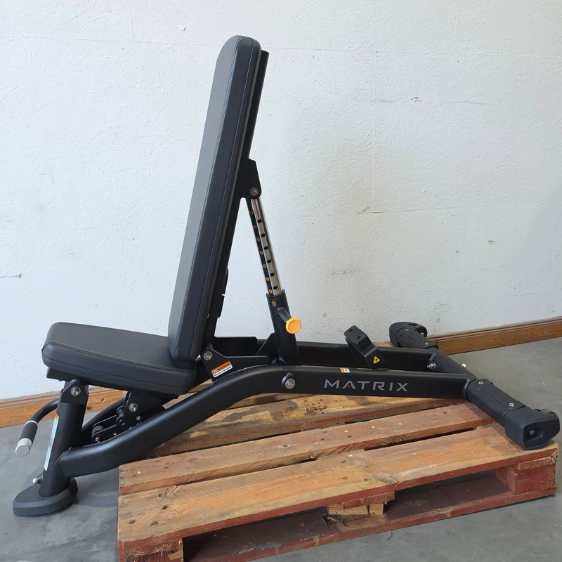Matrix Magnum MG-A82 Universalbank verstellbar, Hantelbank ohne Ablage, Magnum Multi-adjustable Bench LP, Rahmenfarbe Schwarz, gebraucht - überholter Zustand