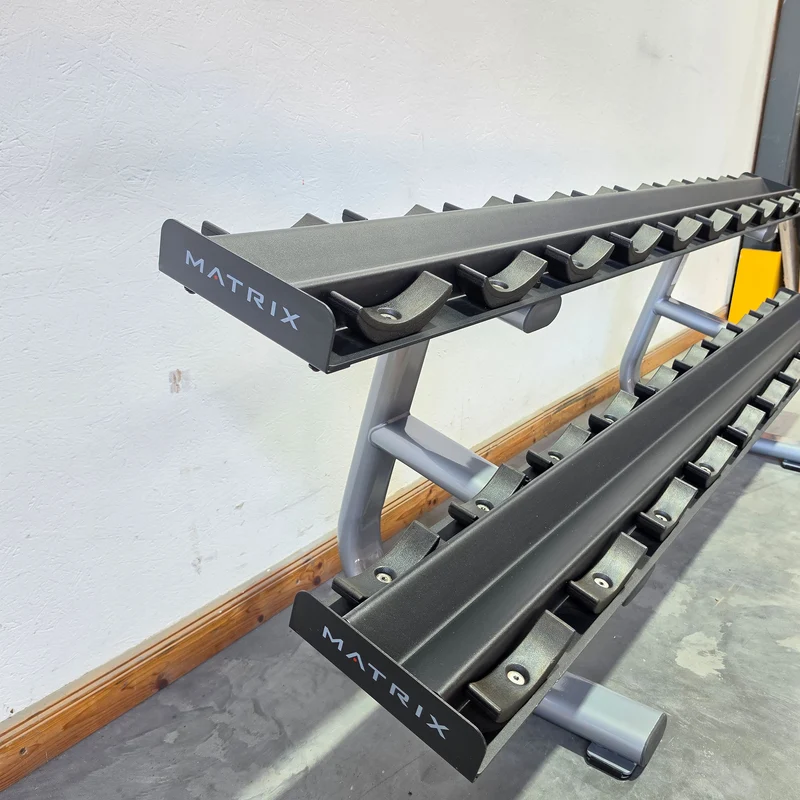 Matrix Kurzhantelständer für 10 Paare, Magnum 10-Pair Pro-Style Dumbbell Rack MG-A510, mit Ablageschalen, Farbe Silber, gebraucht - guter geprüfter Zustand