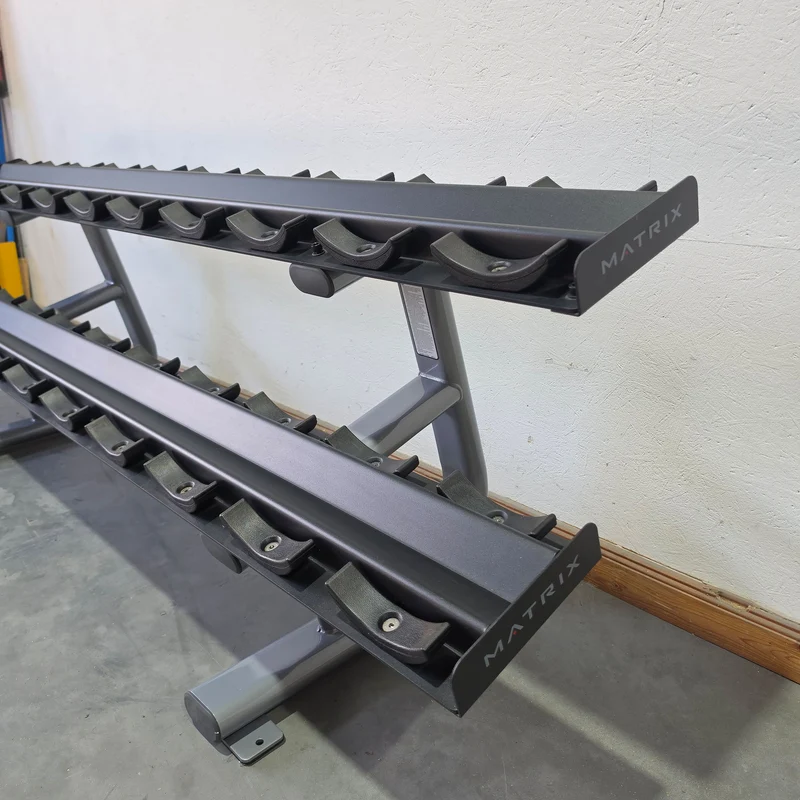 Matrix Kurzhantelständer für 10 Paare, Magnum 10-Pair Pro-Style Dumbbell Rack MG-A510, mit Ablageschalen, Farbe Silber, gebraucht - guter geprüfter Zustand