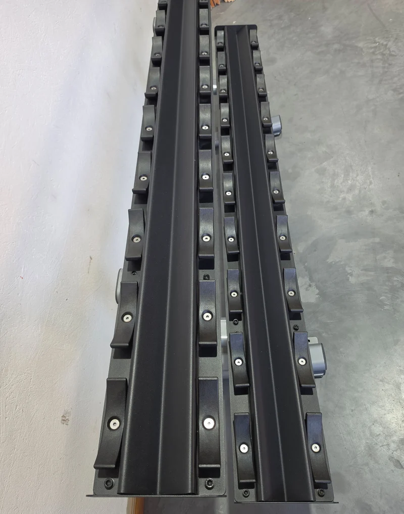Matrix Kurzhantelständer für 10 Paare, Magnum 10-Pair Pro-Style Dumbbell Rack MG-A510, mit Ablageschalen, Farbe Silber, gebraucht - guter geprüfter Zustand