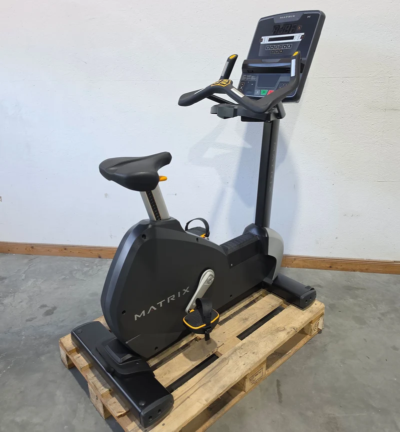 Matrix MX Performance Upright Cycle, Ergometer U-PS-F, Baujahr 2024 - MX LED Console Display, Farbe Schwarz, gebraucht - Neuwertiger Zustand