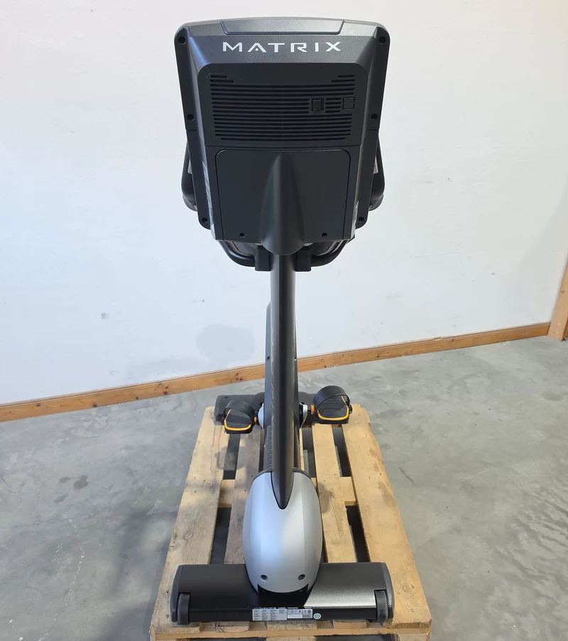 Matrix MX Performance Upright Cycle, Ergometer U-PS-F, Baujahr 2024 - MX LED Console Display, Farbe Schwarz, gebraucht - Neuwertiger Zustand
