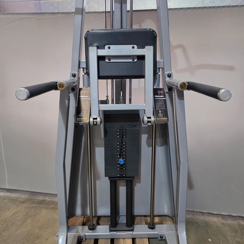 Precor Icarian 320 Assisted Dip-Chin & Pull-up Machine, Dip-Klimmzugmaschine mit Gewichtsunterstützung, Rahmenfarbe Silber, gebraucht - überholter Zustand