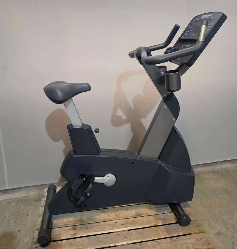 Life Fitness Ergometer Lifecycle, Integrity Serie, LED Konsole, Anthrazit - gebraucht - überholter Zustand, kleine optische Stellen am Display