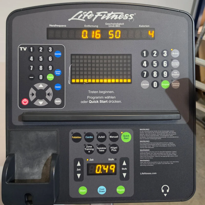 Life Fitness Ergometer Lifecycle, Integrity Serie, LED Konsole, Anthrazit - gebraucht - überholter Zustand, kleine optische Stellen am Display