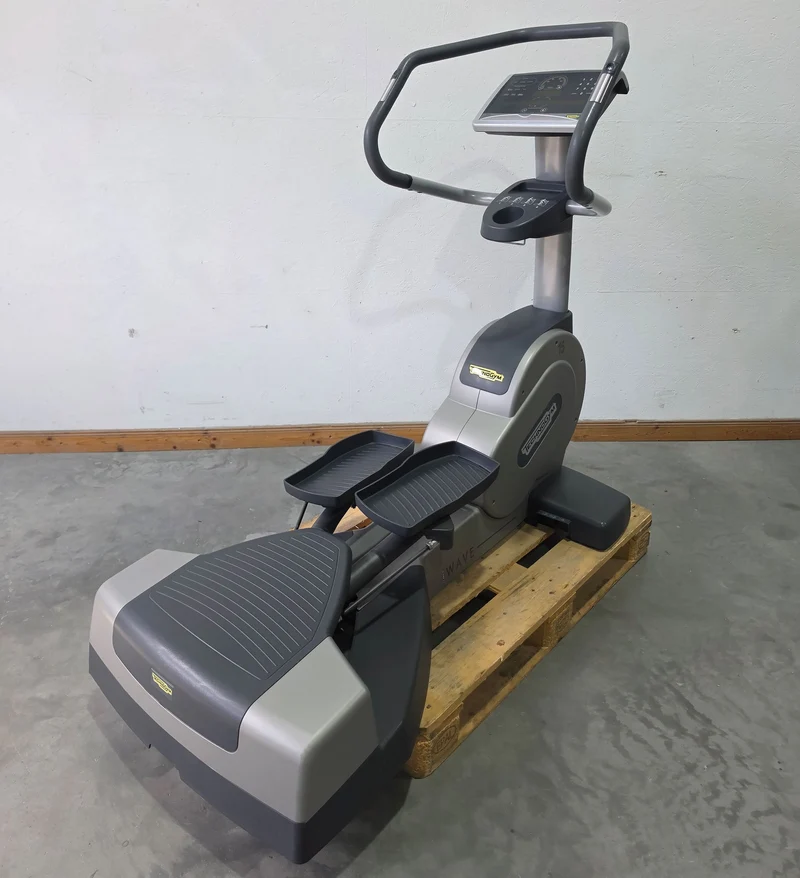 Technogym Wave Excite Line 700 Stepper - Inliner - Ski Ellipsentrainer, LED Display, gebraucht - überholter Zustand