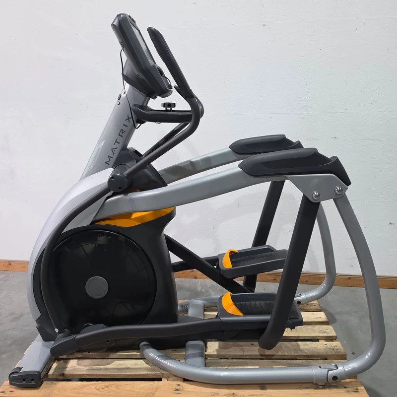 Matrix A5X Crosstrainer mit höhenverstellbarer Steigung, Ascent Trainer, Suspension Elliptical Trainer, LED Display, Farbe Silber, gebraucht - überholter Zustand