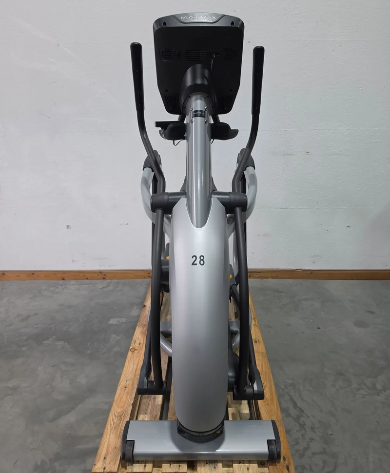 Matrix A5X Crosstrainer mit höhenverstellbarer Steigung, Ascent Trainer, Suspension Elliptical Trainer, LED Display, Farbe Silber, gebraucht - überholter Zustand