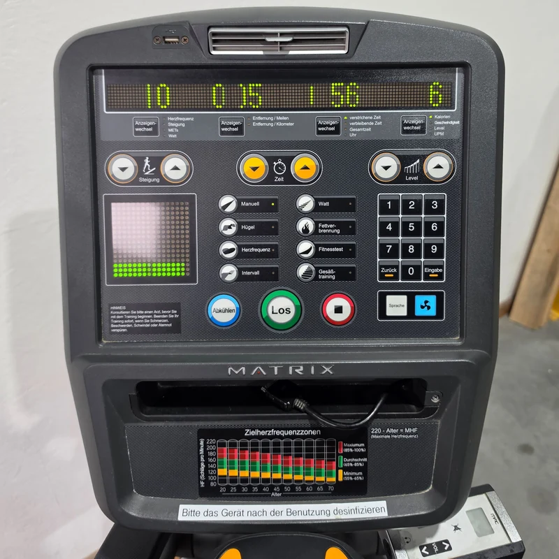 Matrix A5X Crosstrainer mit höhenverstellbarer Steigung, Ascent Trainer, Suspension Elliptical Trainer, LED Display, Farbe Silber, gebraucht - überholter Zustand