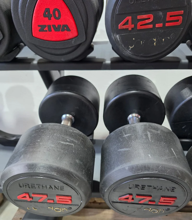 Jordan und Ziva 4 Paare Kurzhanteln aus Urethane 42,5 bis 50kg in 2,5kg Stufen - Material ähnlich Gummi bzw Polyurethane, gebraucht - mit Gebrauchsspuren