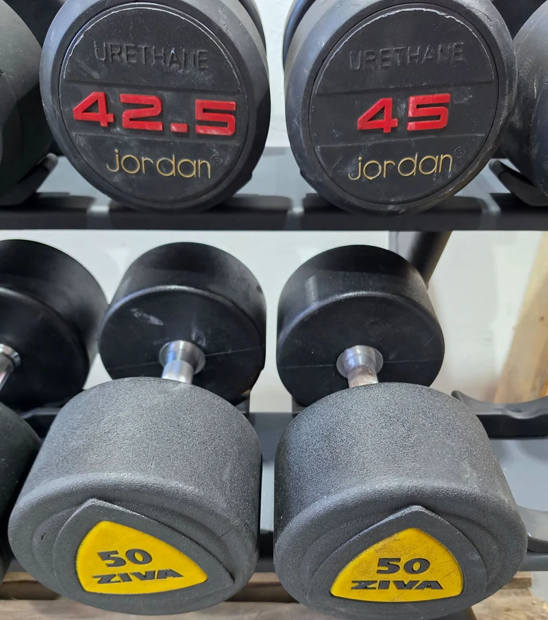 Jordan und Ziva 4 Paare Kurzhanteln aus Urethane 42,5 bis 50kg in 2,5kg Stufen - Material ähnlich Gummi bzw Polyurethane, gebraucht - mit Gebrauchsspuren