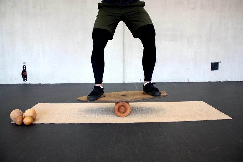 rollholz Balance Board für Gleichgewicht und Krafttraining