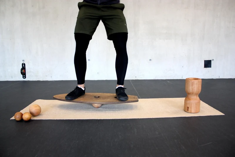 rollholz Balance Board für Gleichgewicht und Krafttraining