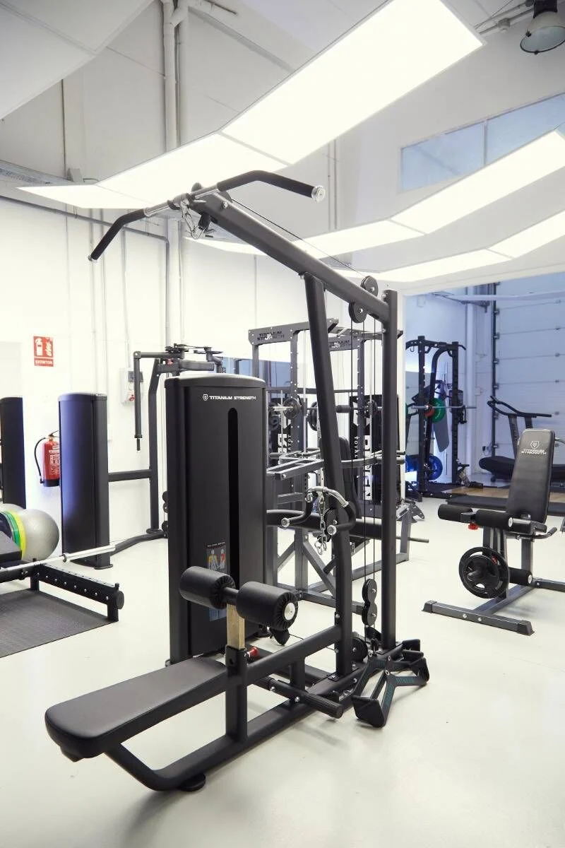 Titanium Strength Latzug / Rudermaschine (stack loaded) TF6