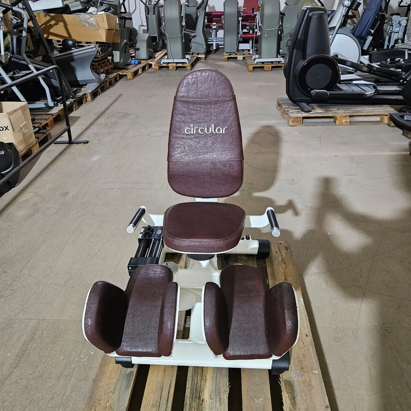 Gym80 Hydraulischer-Zirkel, Circular Serie, 7 Kraftgeräte, Farbe Weiß, Polster Braun, gebraucht - überholter Zustand