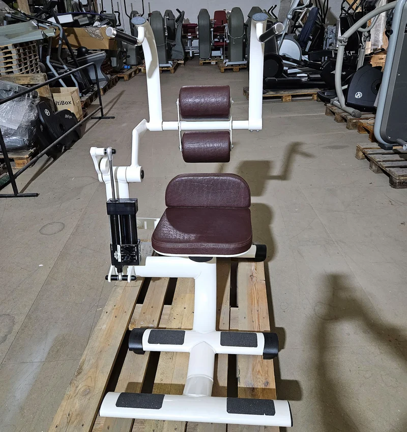 Gym80 Hydraulischer-Zirkel, Circular Serie, 7 Kraftgeräte, Farbe Weiß, Polster Braun, gebraucht - überholter Zustand