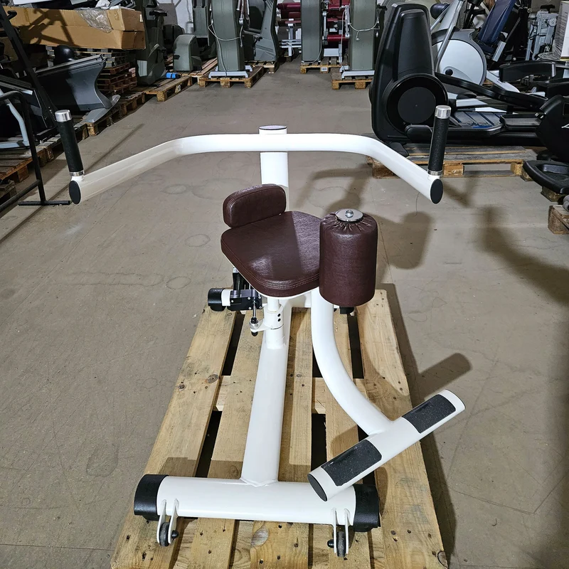 Gym80 Hydraulischer-Zirkel, Circular Serie, 7 Kraftgeräte, Farbe Weiß, Polster Braun, gebraucht - überholter Zustand
