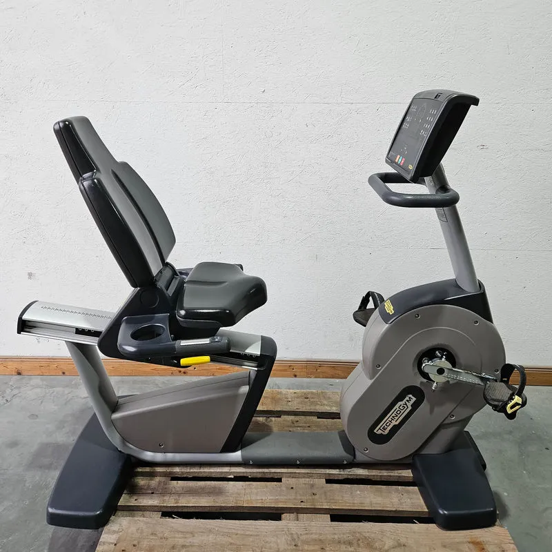 TechnoGym Recumbent Excite Line Recline 700, LED Display, verstellbare Pedalarme, mit Handpuls, Polster Schwarz, gebraucht - überholter Zustand