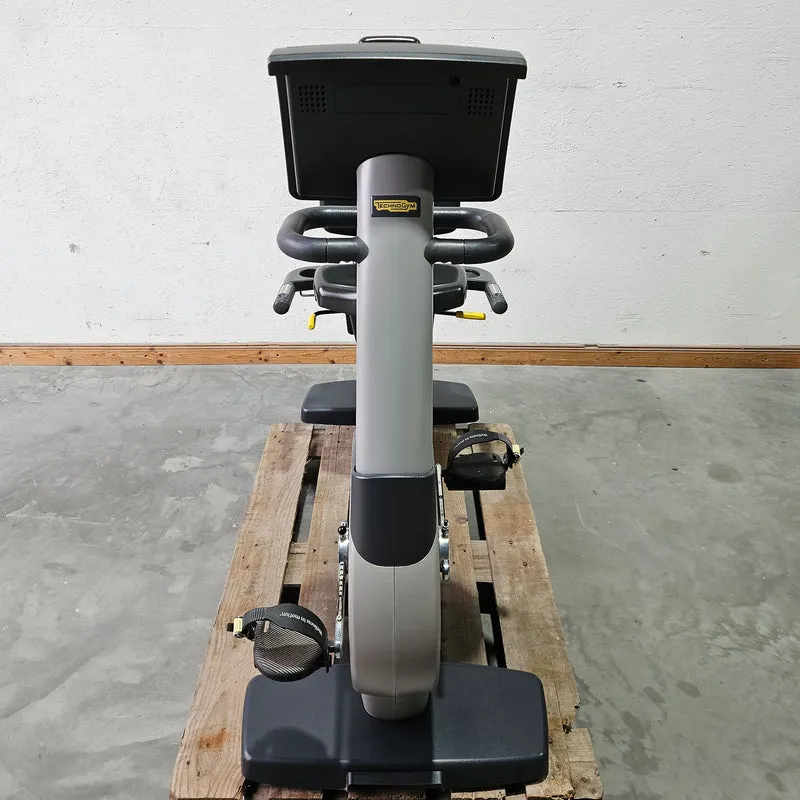 TechnoGym Recumbent Excite Line Recline 700, LED Display, verstellbare Pedalarme, mit Handpuls, Polster Schwarz, gebraucht - überholter Zustand