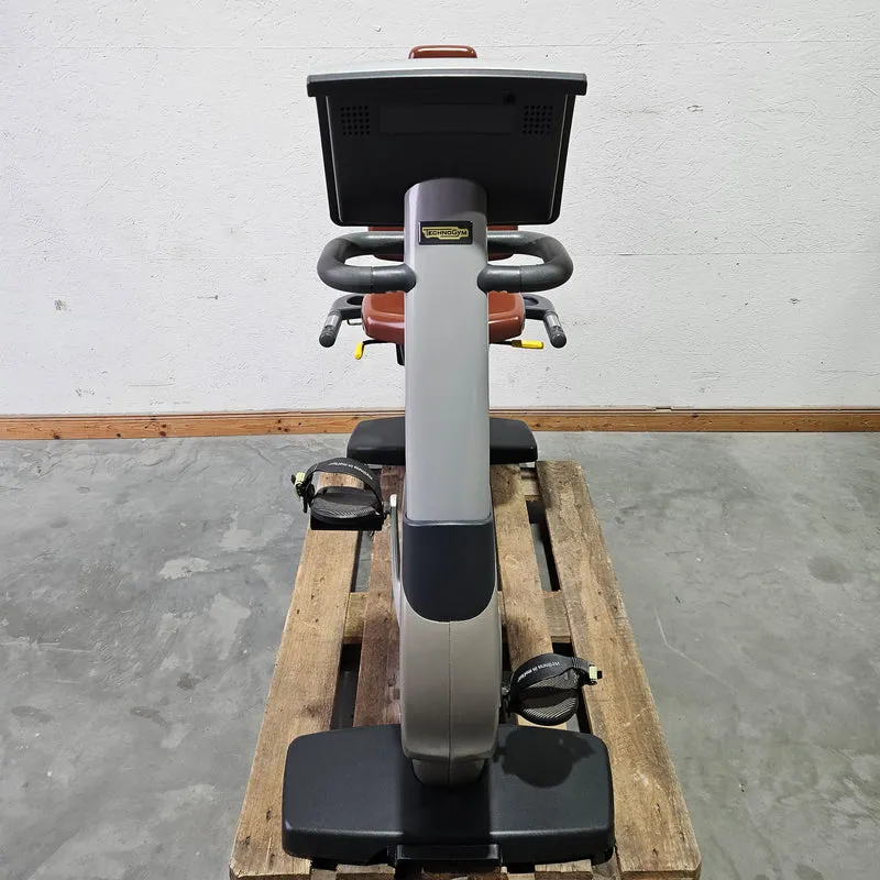 TechnoGym Recumbent Excite Line Recline 700, LED Display, mit Handpuls, Polster Rot-Braun, gebraucht - überholter Zustand