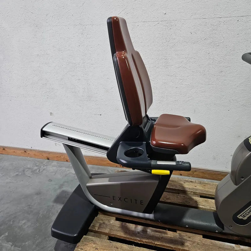 TechnoGym Recumbent Excite Line Recline 700, LED Display, mit Handpuls, Polster Rot-Braun, gebraucht - überholter Zustand