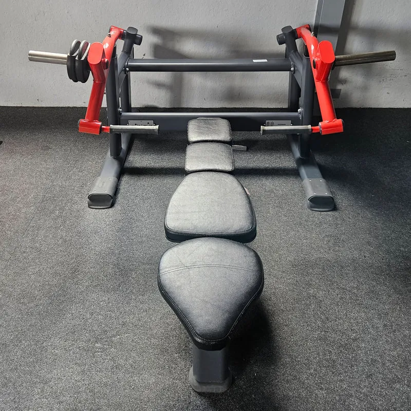 Master Sport Plate loaded Set, 10 Kraftgeräte, Farbe Schwarz und Rot, gebraucht - geprüfter Zustand