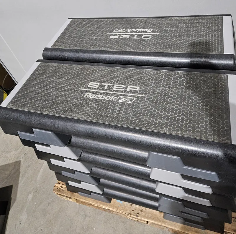 Reebok Steps / Step-Boards, 14 Stück im Set, verschiedene Farben, gebraucht - geprüfter Zustand mit Gebrauchsspuren