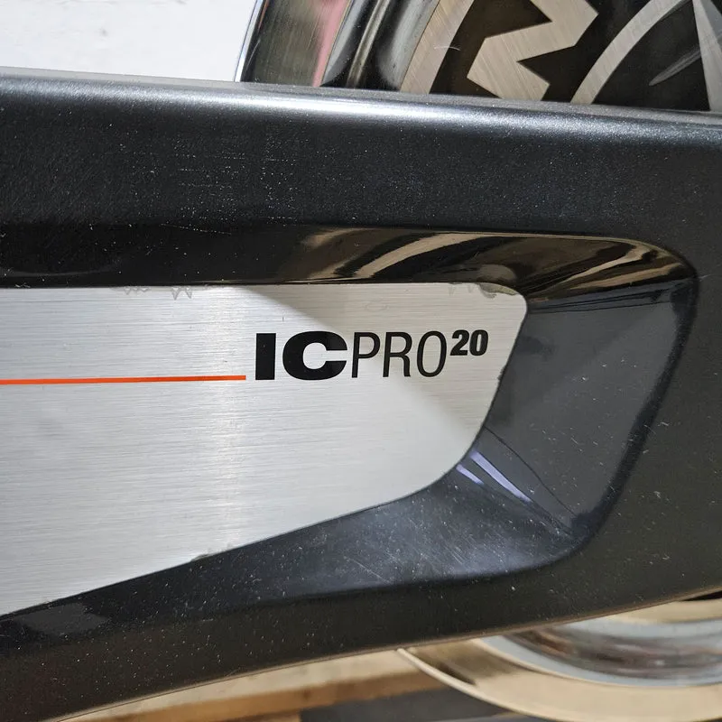 Schwinn Indoor Bike IC Pro20, Kettenantrieb, Farbe Schwarz - gebraucht - geprüfter technischer Zustand, optische Gebrauchsspuren vorhanden