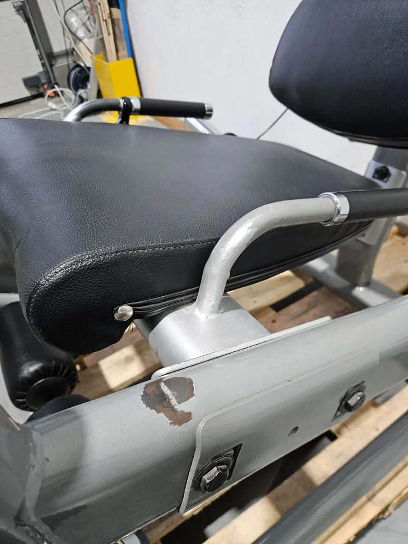 Steelflex Plate Load Isolateral Beinstrecker PLLE, gebraucht - mit Gebrauchsspuren