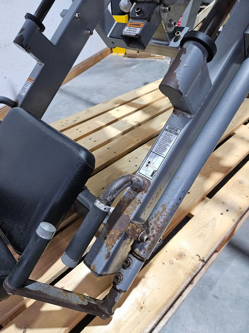 Hammer Strength Plate loaded linear Leg Press, Beinpresse 45° mit Scheibenaufnahme, extrem stabil, Farbe Silber, gebraucht - geprüfter technischer Zustand mit optischen Gebrauchsspuren