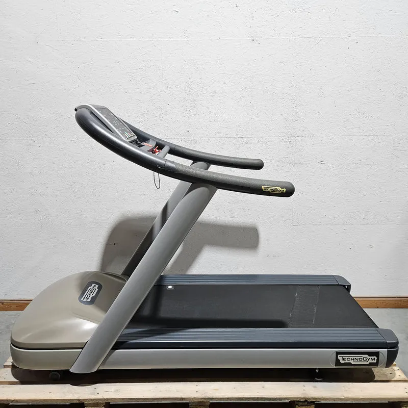TechnoGym Laufband Excite Line Jog Now 500, LED Display, gebraucht - überholter Zustand