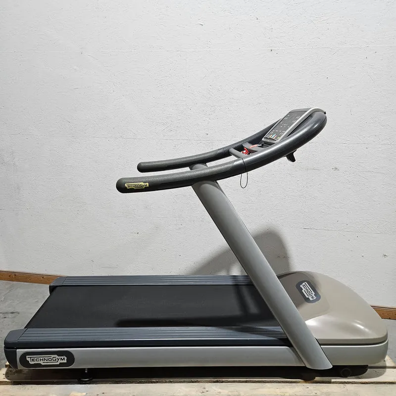 TechnoGym Laufband Excite Line Jog Now 500, LED Display, gebraucht - überholter Zustand