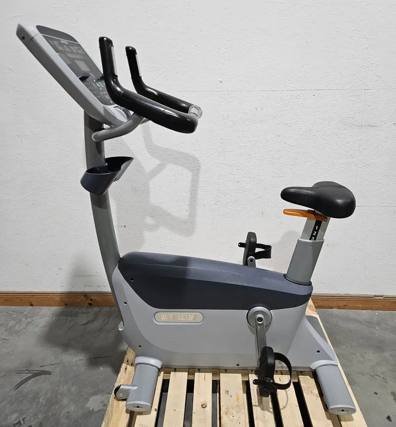 Precor Ergometer UBK 835, Upright Bike, LED Konsole, gebraucht - überholter Zustand