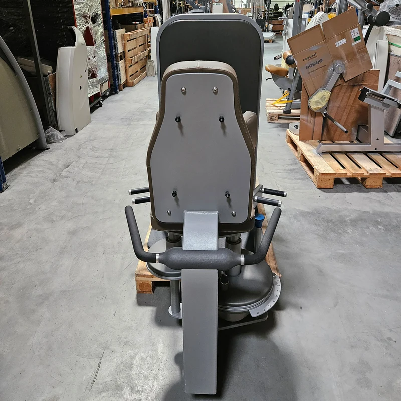 Milon Milcanic Adduktorenmaschine, Hip Adductor, Rahmenfarbe Silber, Verkleidung Anthrazit, gebraucht - überholter Zustand