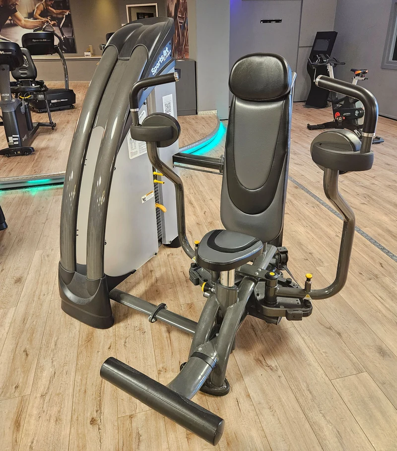 SportsArt komplette Fitnessstudio Ausstattung - 75 Fitnessgeräte im Set - Kraftgeräte, Cardiogeräte, Bänke, Racks etc - Rahmen Anthrazit, gebraucht - überholter Zustand