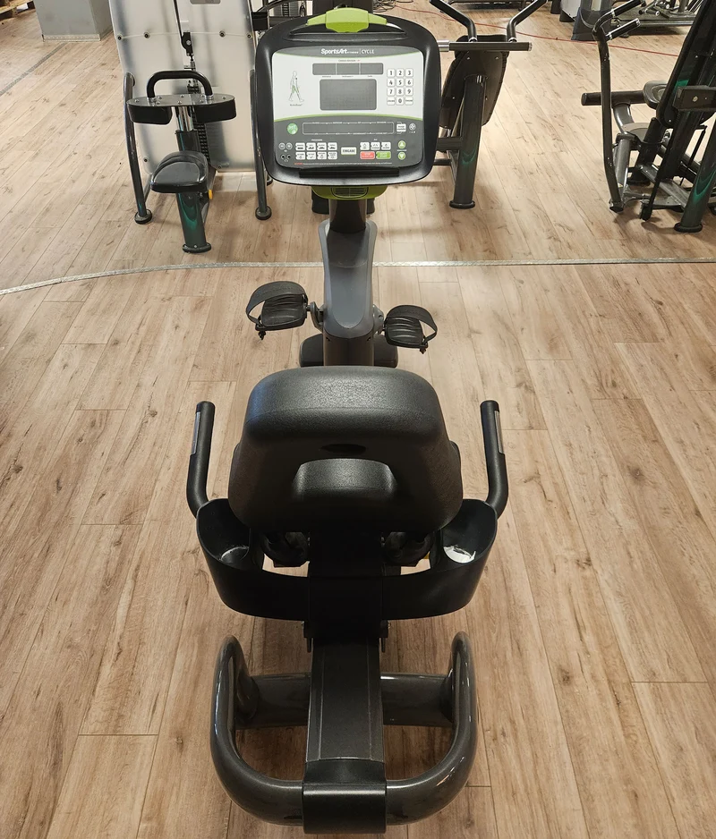 SportsArt komplette Fitnessstudio Ausstattung - 75 Fitnessgeräte im Set - Kraftgeräte, Cardiogeräte, Bänke, Racks etc - Rahmen Anthrazit, gebraucht - überholter Zustand