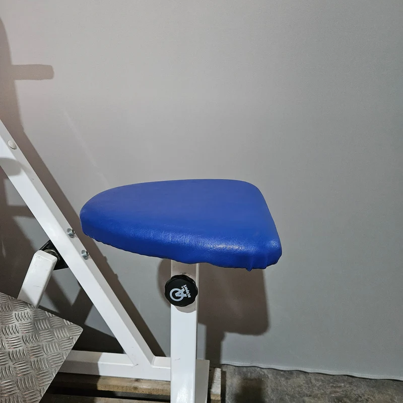 Proxomed Wadenmaschine sitzend durch Plantarflexion bzw Fuß Beugung, Farbe Weiß, gebraucht - geprüfter Zustand mit Gebrauchsspuren