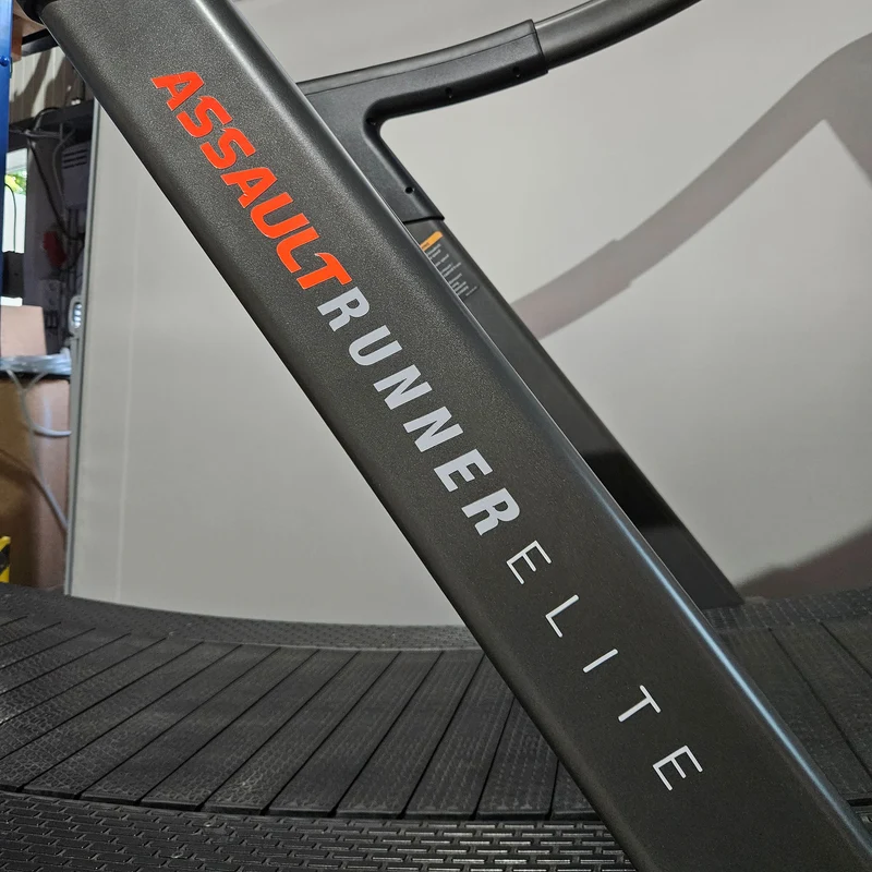 Assault Runner Elite, Curved Lamellen Laufband, mit Display, Farbe Schwarz, gebraucht - geprüfter Zustand